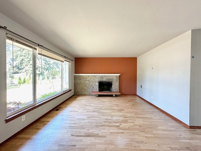 Photo - 3BR/1+1BA Single Family House - Bellevue