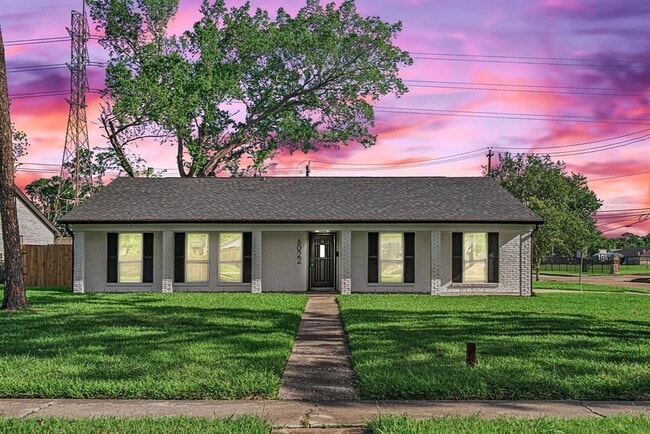 Photo - 6022 Willowbend Blvd House