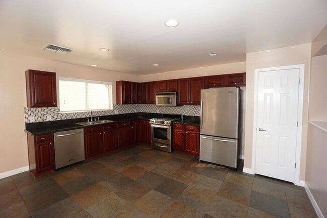 Photo - 920 S Vista Overlook Dr