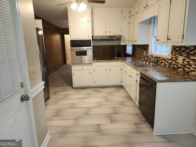 Photo - 1316 White Oak St SE