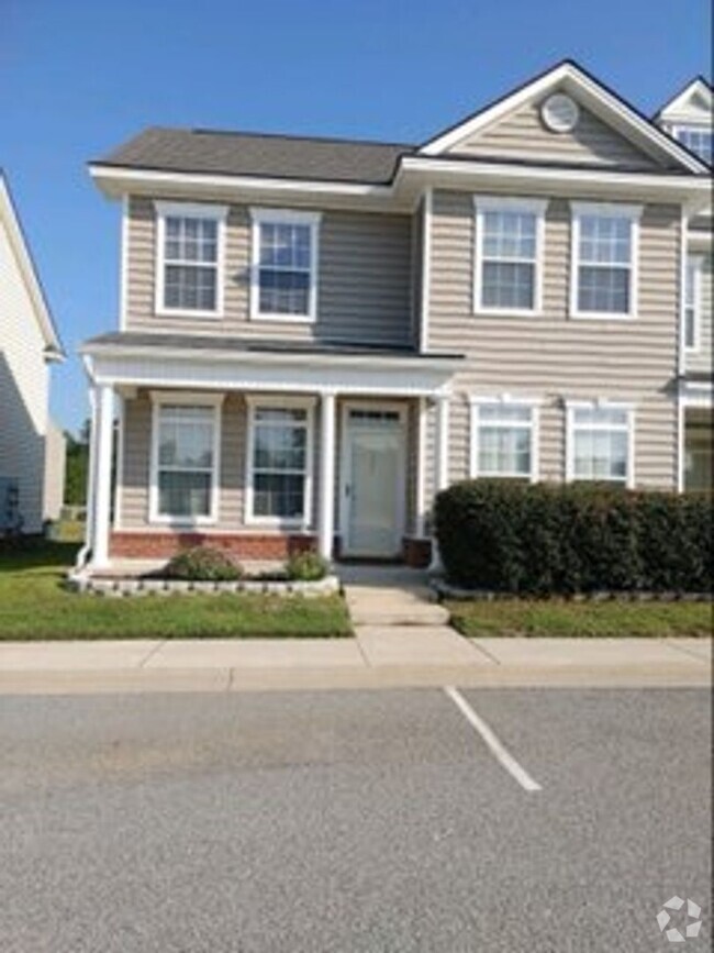 Building Photo - Spacious 4-Bedroom Home - Available for Rent!