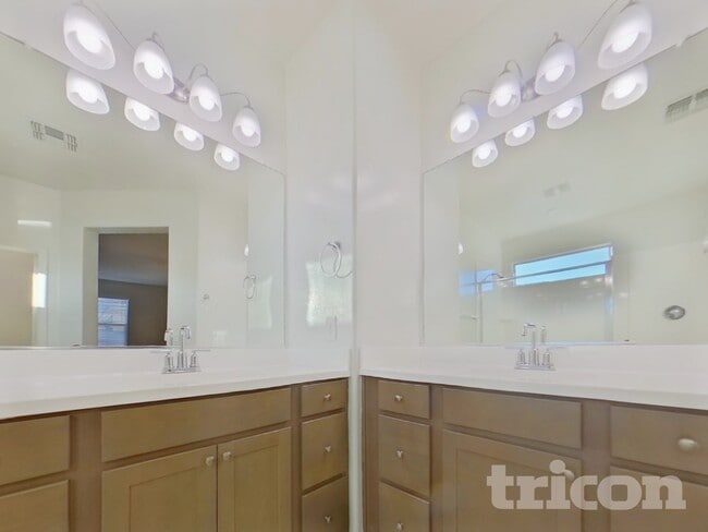 Photo - 30094 W Clarendon Ave