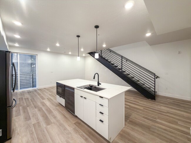 Photo - 933 S Washington St Unidad 111