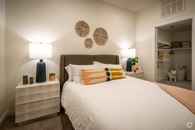 1BR, 1BA - 739SF - Coop at Summer Street