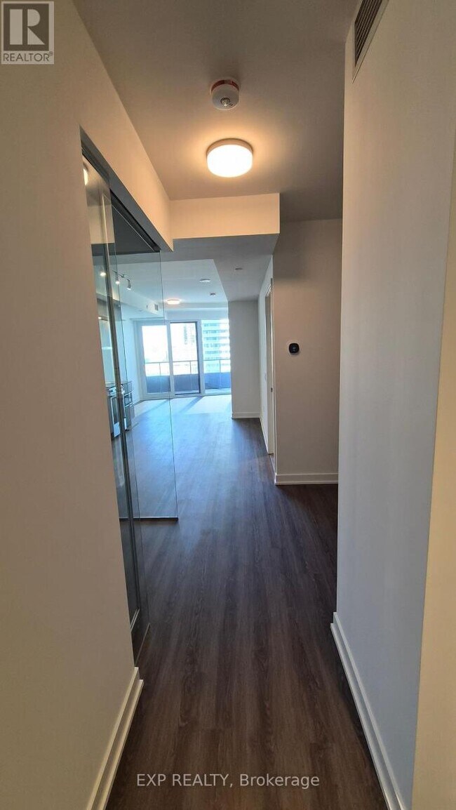 Photo - 448 Burnhamthorpe Rd W Unit 1206