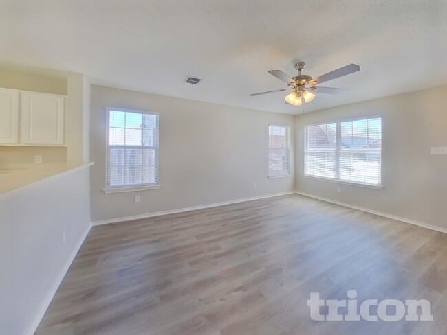 Photo - 10100 Chapel Oak Trail