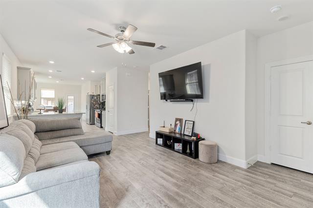 Photo - 7028 Windmill St