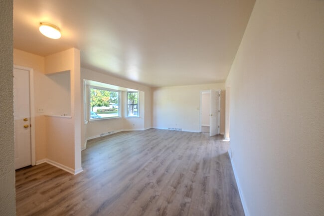 Photo - 1857 Willow Rd