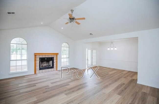 Photo - 1470 Forest St