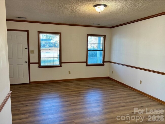 Photo - 1732 Lenora Cir