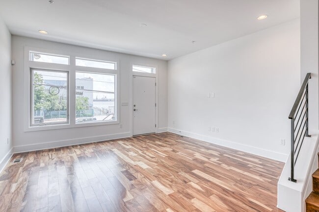 Photo - Queen Village Townhome with Parking