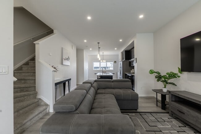 Photo - 7628 Mapleford Blvd