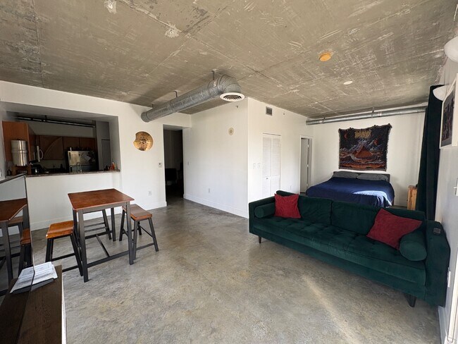 Photo - 455 NE 25th St