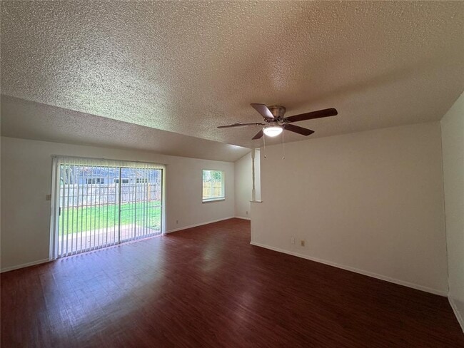 5206 Village Trail