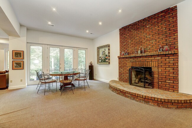 Building Photo - 25 Highfield Ct Unit C Rental