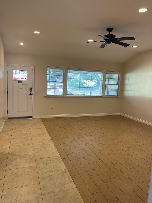 Photo - 1538 Zara St