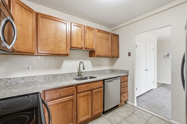 Photo - 6230 Edsall Rd