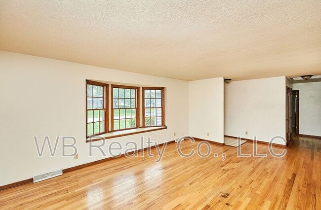 Photo - 2928 Vine St