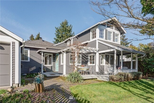 Charming Meridian Craftsman with Spacious ... - Charming Meridian Craftsman with Spacious ... Casa