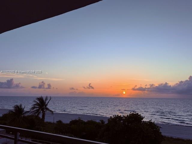 Photo - 5555 Collins Ave Condo Unit 6L