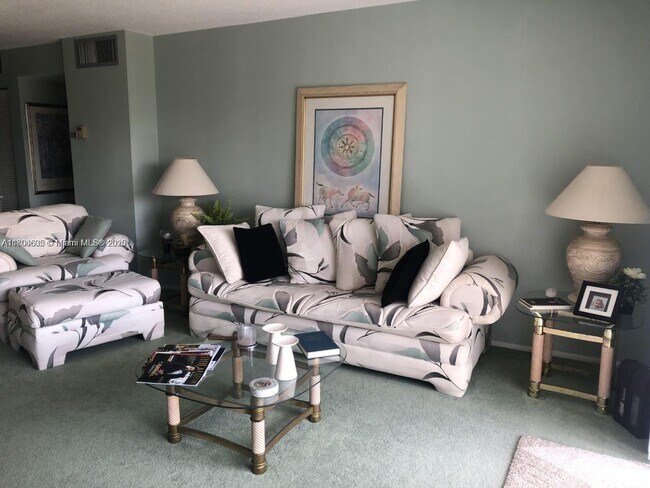 Photo - 1000 NE 14th Ave Unidad 605