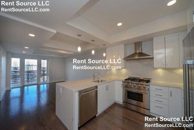 Photo - 250 Monsignor Obrien Hwy Unit 706