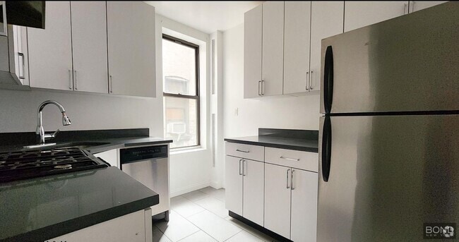 Building Photo - 109 E 88th St Unit 5A Rental