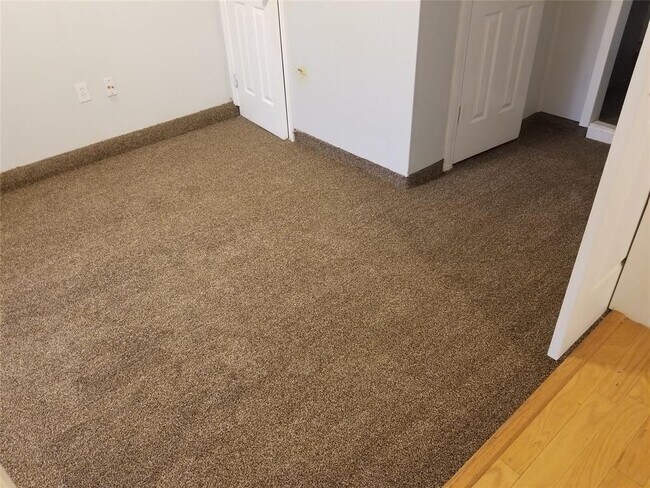 Photo - 611 Fairview Dr