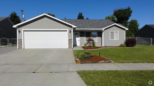 Building Photo - Hayden 3/2 Rancher Rental