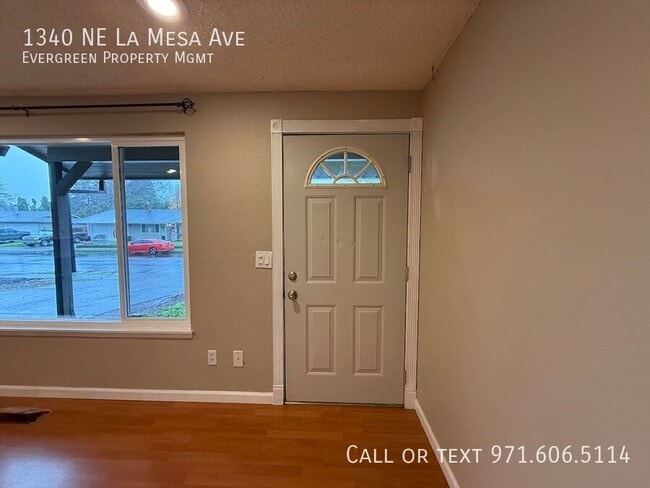 Photo - 1340 NE La Mesa Ave