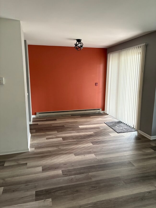 Building Photo - 6710 Park Ridge Dr Unit B