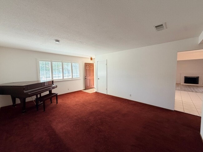 1445 Sonoma Dr