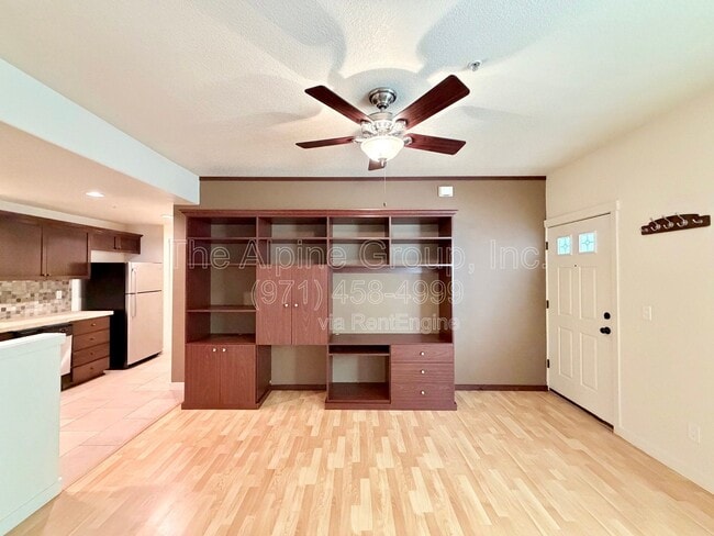 Photo - 657 NE Garswood Ln