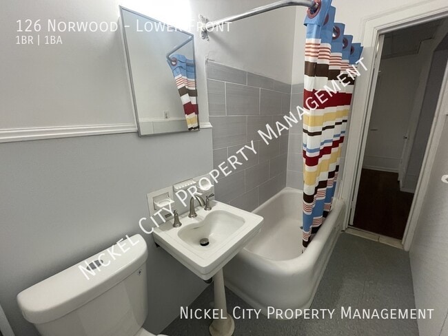 Photo - 126 Norwood Ave Unit Lower Front