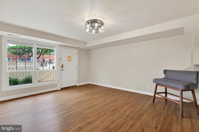 Building Photo - 1461A N Van Dorn St Unit A