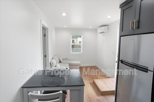 Photo - 27453 Santa Clarita Rd