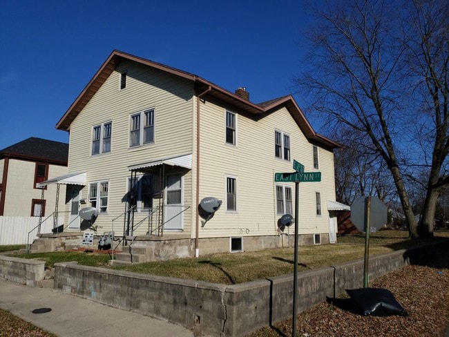 Photo - 3038 E Lynn St