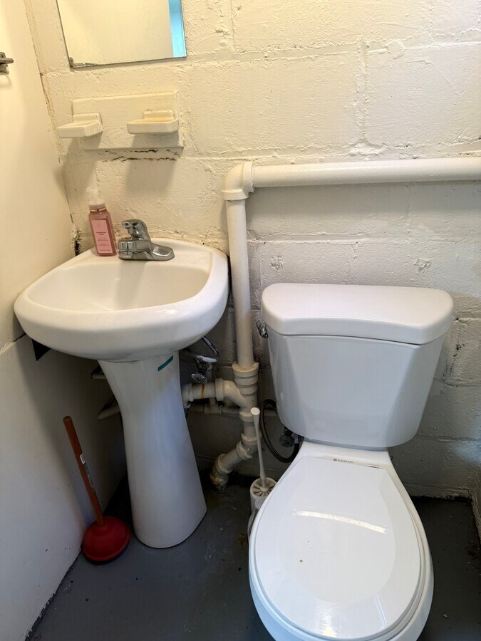 Photo - 2610 16th St N