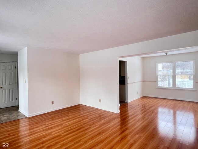 Photo - 1157 Aqueduct Way