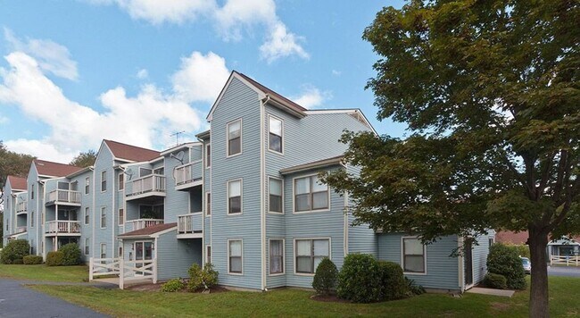 Building Photo - 840 County St Unit #840