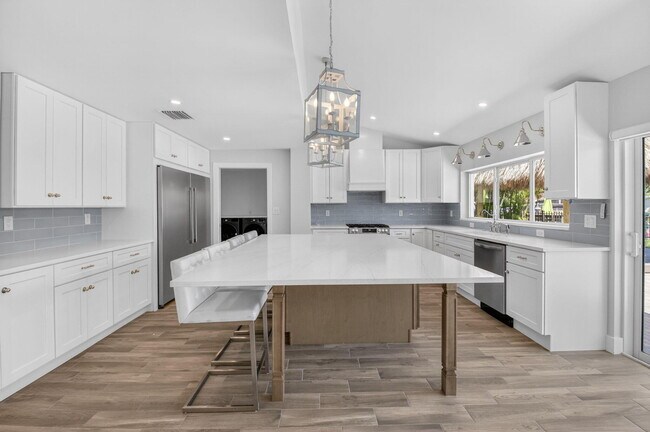 Photo - 1254 SW 4th Ct