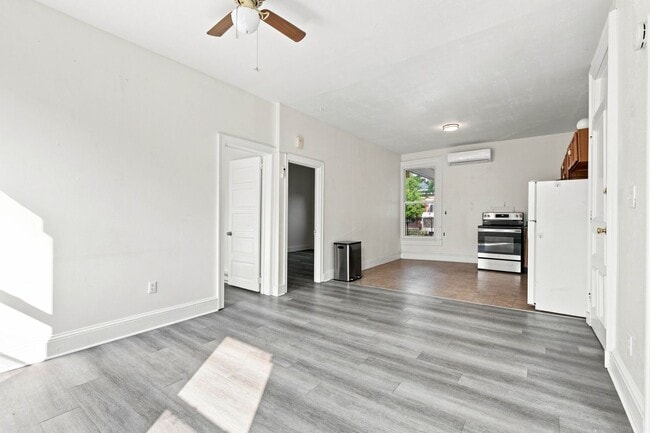 Building Photo - 209-209 Locust St Unit 209 Apt 2