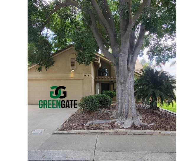 Building Photo - 2428 Woodvale Dr