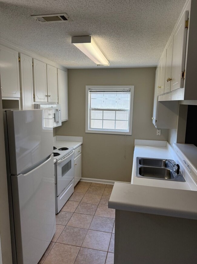 Photo - 111 Woodberry Dr