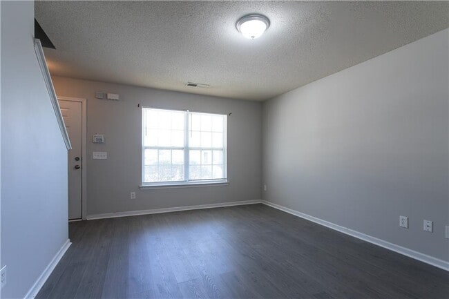 Photo - 645 Stadler Pointe