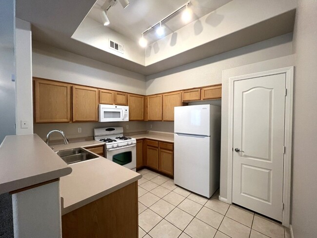 Photo - 2 BED / 2 BATH CONDO ON HORIZON RIDGE