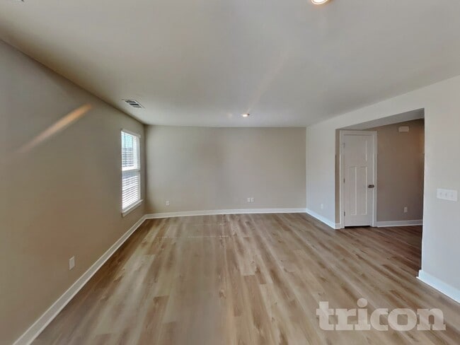 Photo - 5120 Kensal Dr