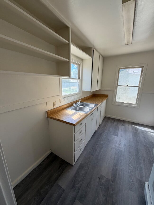 Photo - Charming 1-Bedroom cottage/Price Adjustment Unit 4