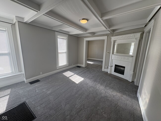 413 W Franklin St