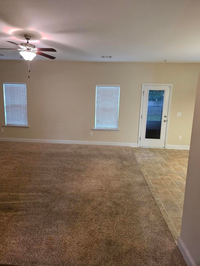 Photo - 1338 York Dr